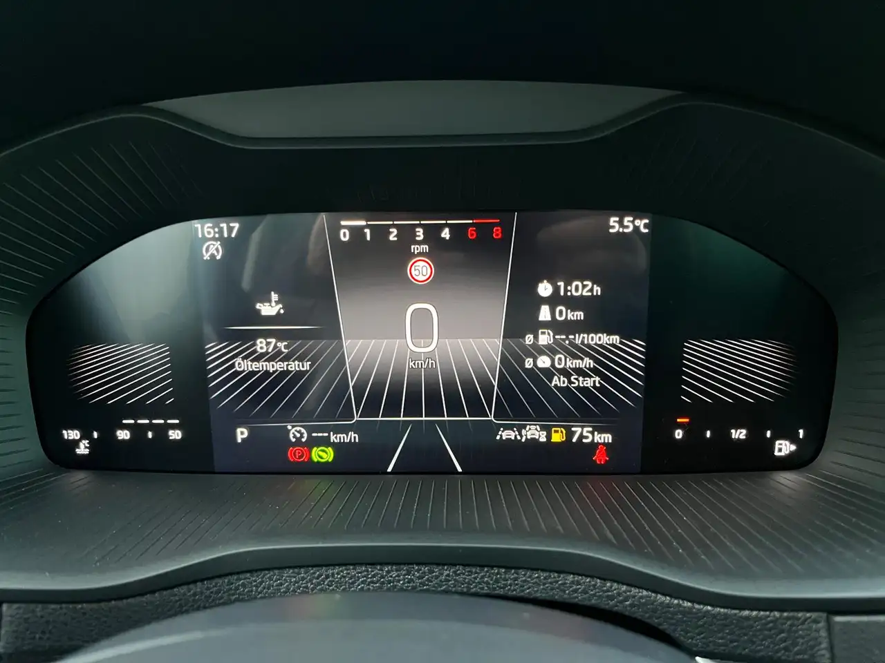 Skoda Karoq Selection 1.5 TSI LED PDC KAMERA AHK SHZ — Galería del vehículo 17
