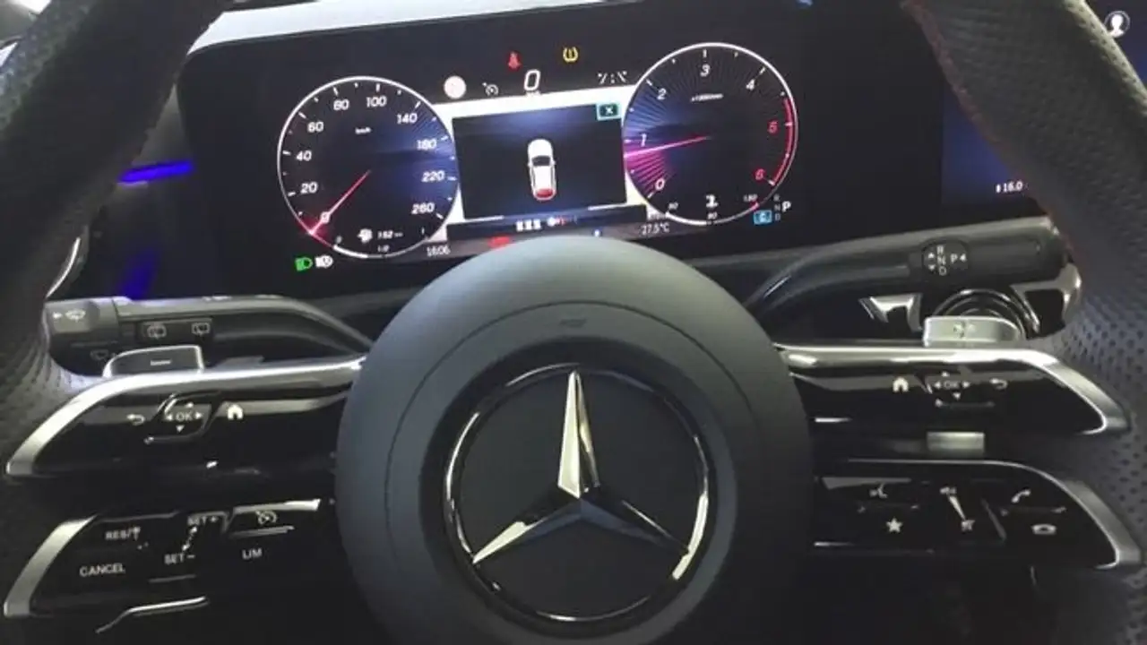 Mercedes-Benz A 180 180d — Vehicle gallery 9