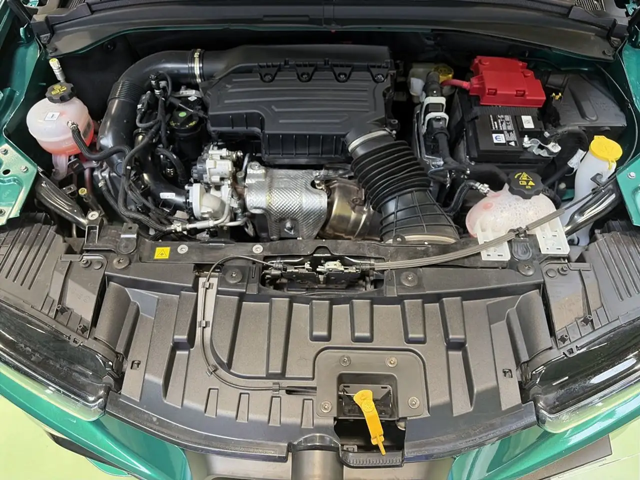 Alfa Romeo Tonale 1.5 MHEV Veloce FWD 160 — Vehicle gallery 27