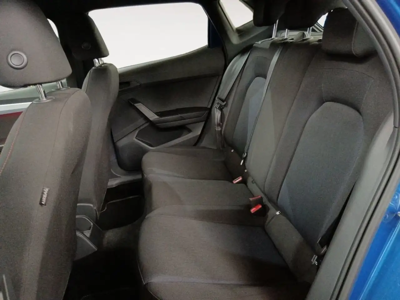 SEAT Ibiza 1.0 TSI S&S FR XS 115 — معرض صور السيارة 8