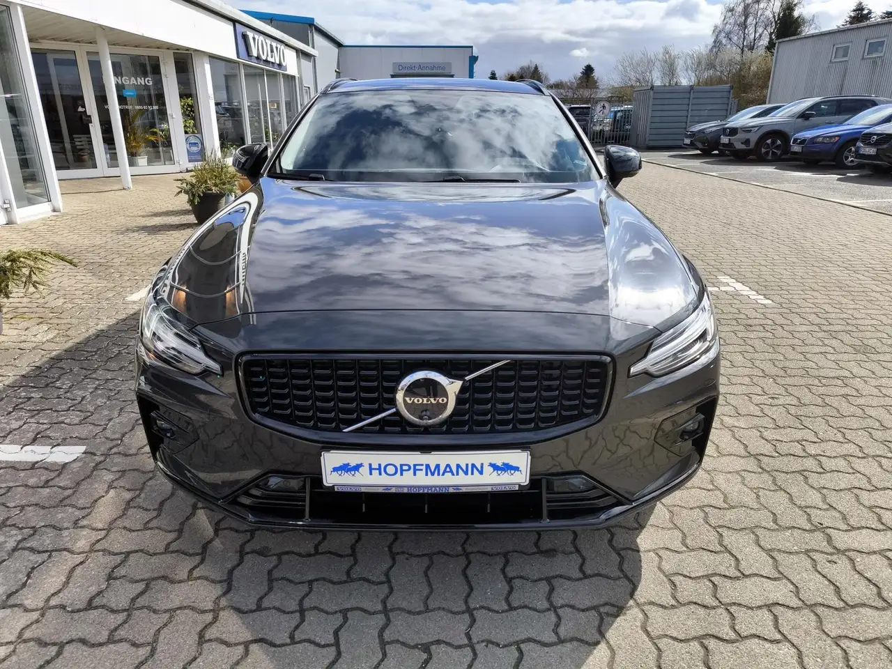 Volvo V60 B4 Benzin Plus Dark ACC / BLIS / 360° — معرض صور السيارة 7