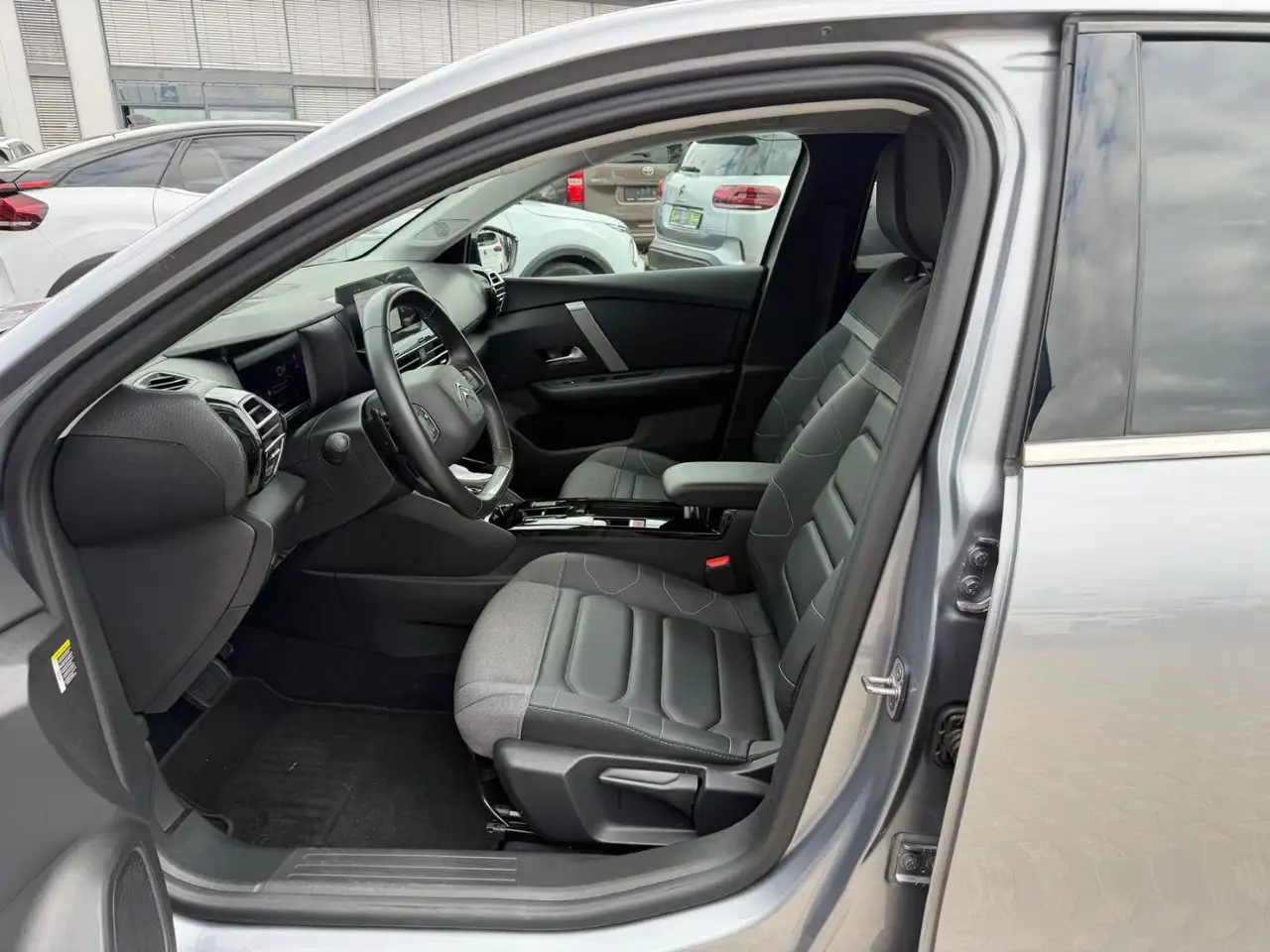 Citroen C4 1.2 PureTech 130 Max LED+Navi+SHZ+2xKlima+LM — Galerie du véhicule 17
