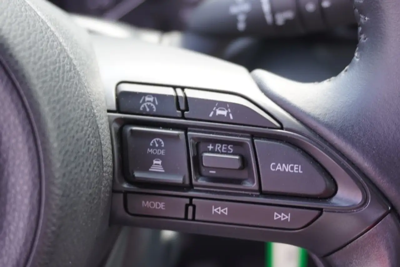 Mazda 2 Hybrid 1.5 Centre-Line ACC Kamera Sitzheizung — Vehicle gallery 17