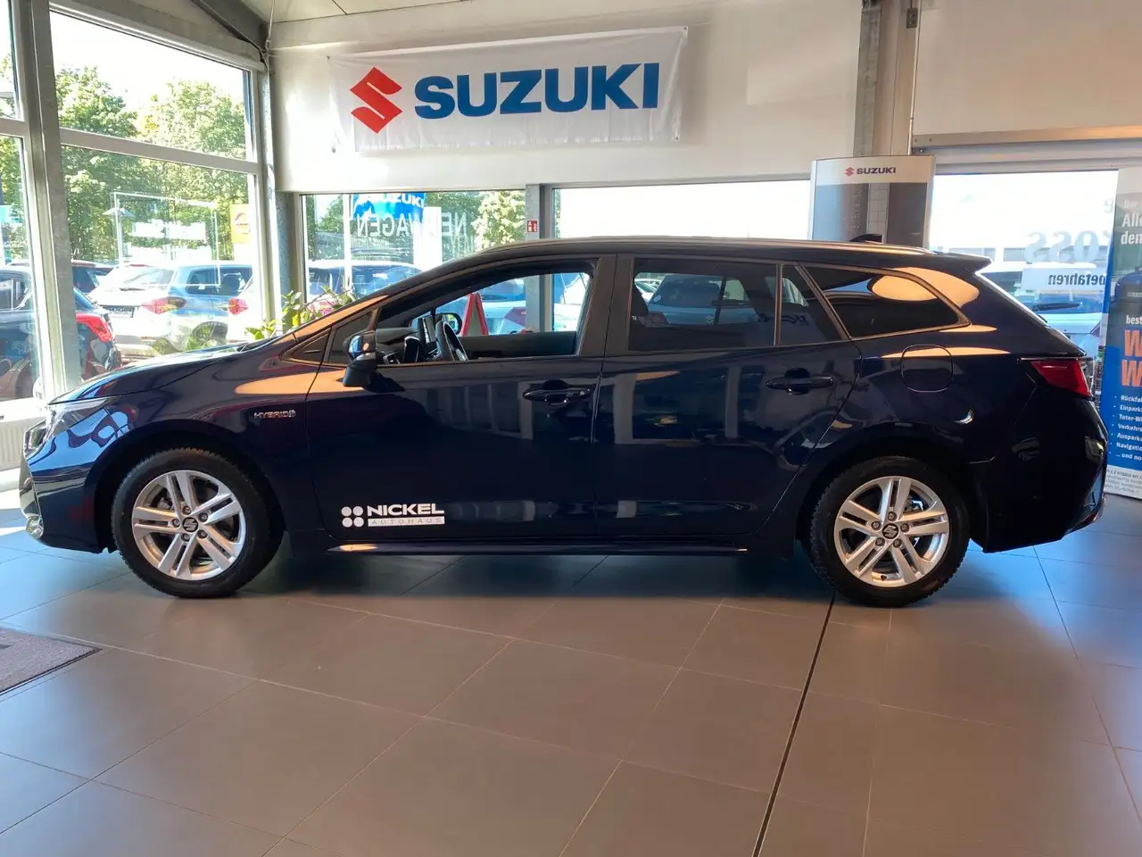 Suzuki Swace Hybrid CVT/LED/ACC/Navi/Kamera/Sitzheizung — Vehicle gallery 3