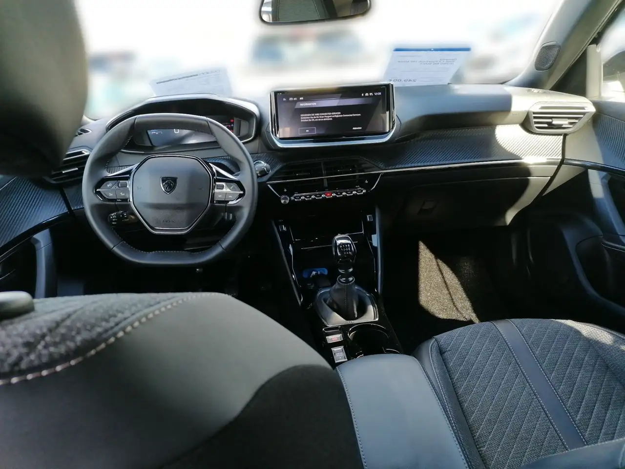 Peugeot 2008 1.2 PureTech 100 Allure LED PDC KlimaA — Vehicle gallery 9