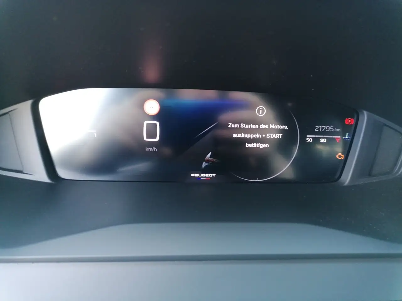 Peugeot 2008 1.2 PureTech 100 Allure LED PDC KlimaA — Vehicle gallery 5