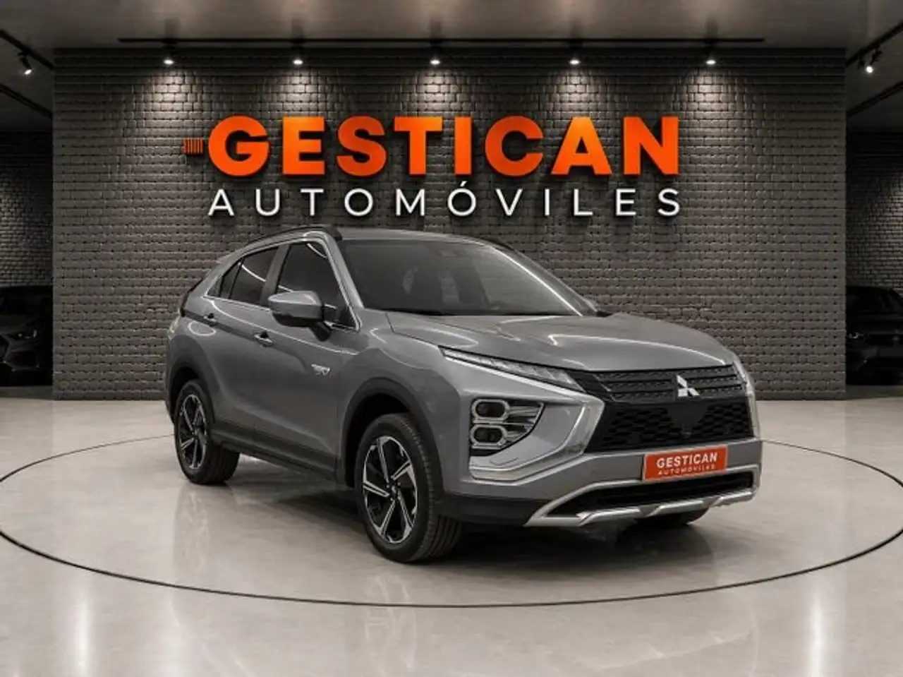 Mitsubishi Eclipse Cross PHEV Kaiteki 4WD — Vehicle gallery 4