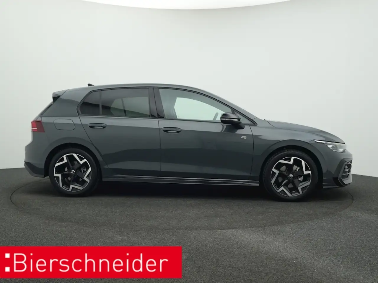 Volkswagen Golf 8 1.5 eTSI DSG R-Line BLACK STYLE AHK LED+ — معرض صور السيارة 8