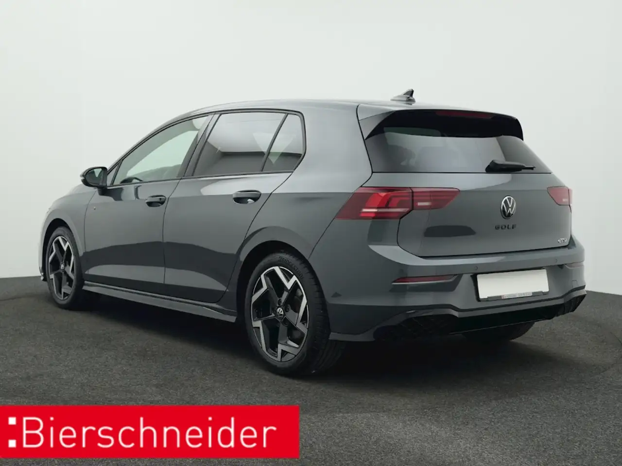 Volkswagen Golf 8 1.5 eTSI DSG R-Line BLACK STYLE AHK LED+ — معرض صور السيارة 4