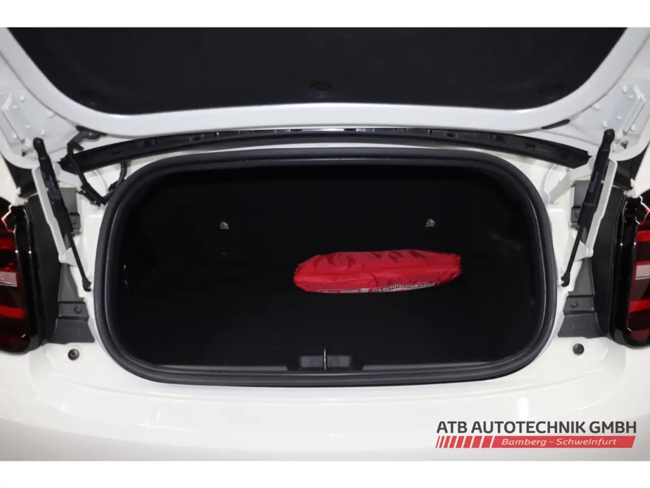 Fiat 500e 42kWh 95,7% SOH Apple CarPlay Klimaautom DAB — Galerie du véhicule 12