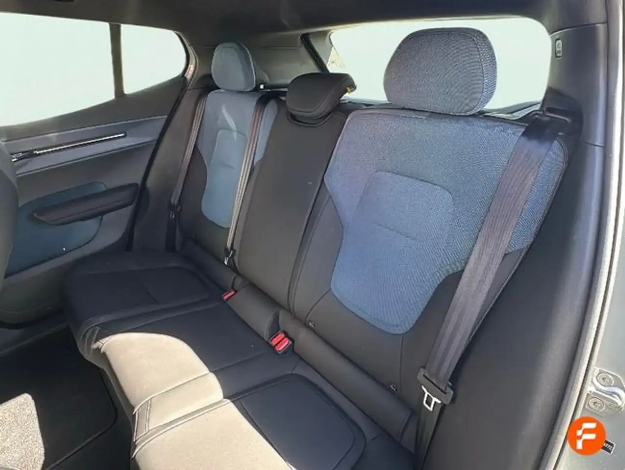 Volvo EX30 Single Extended Range Plus RWD — Vehicle gallery 11