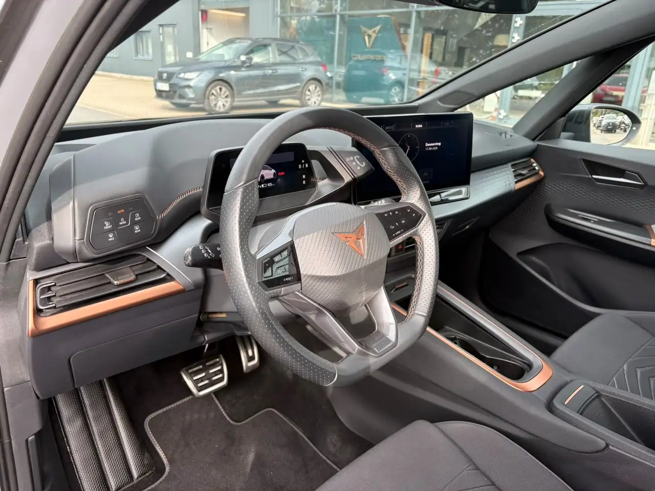 CUPRA Born 150 kW *GJR*Winterpaket*5j Garantie* — Vehicle gallery 10