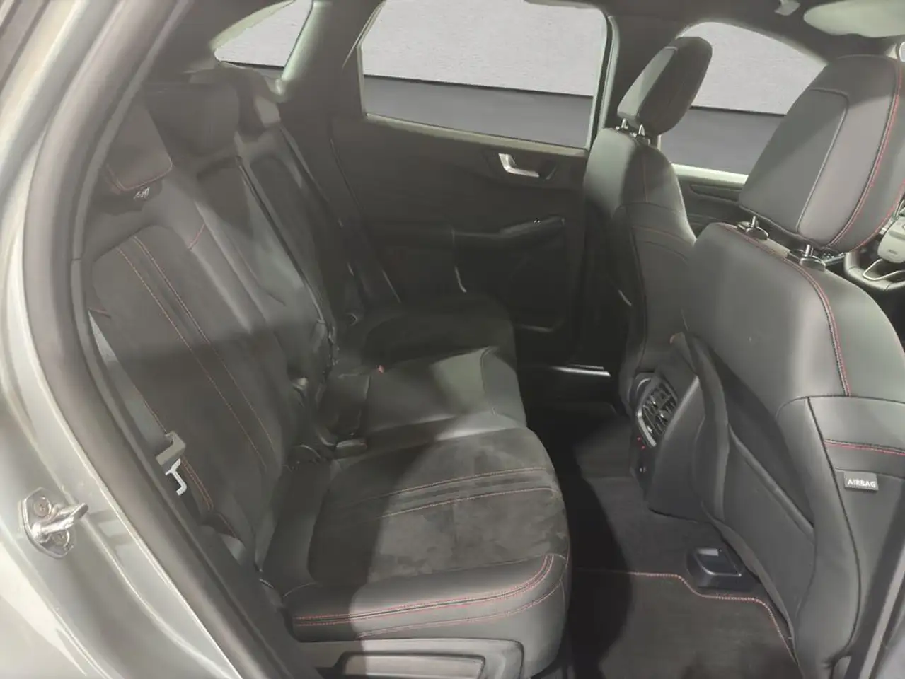 Ford Kuga 1.5 EcoBoost ST-LINE X — معرض صور السيارة 20