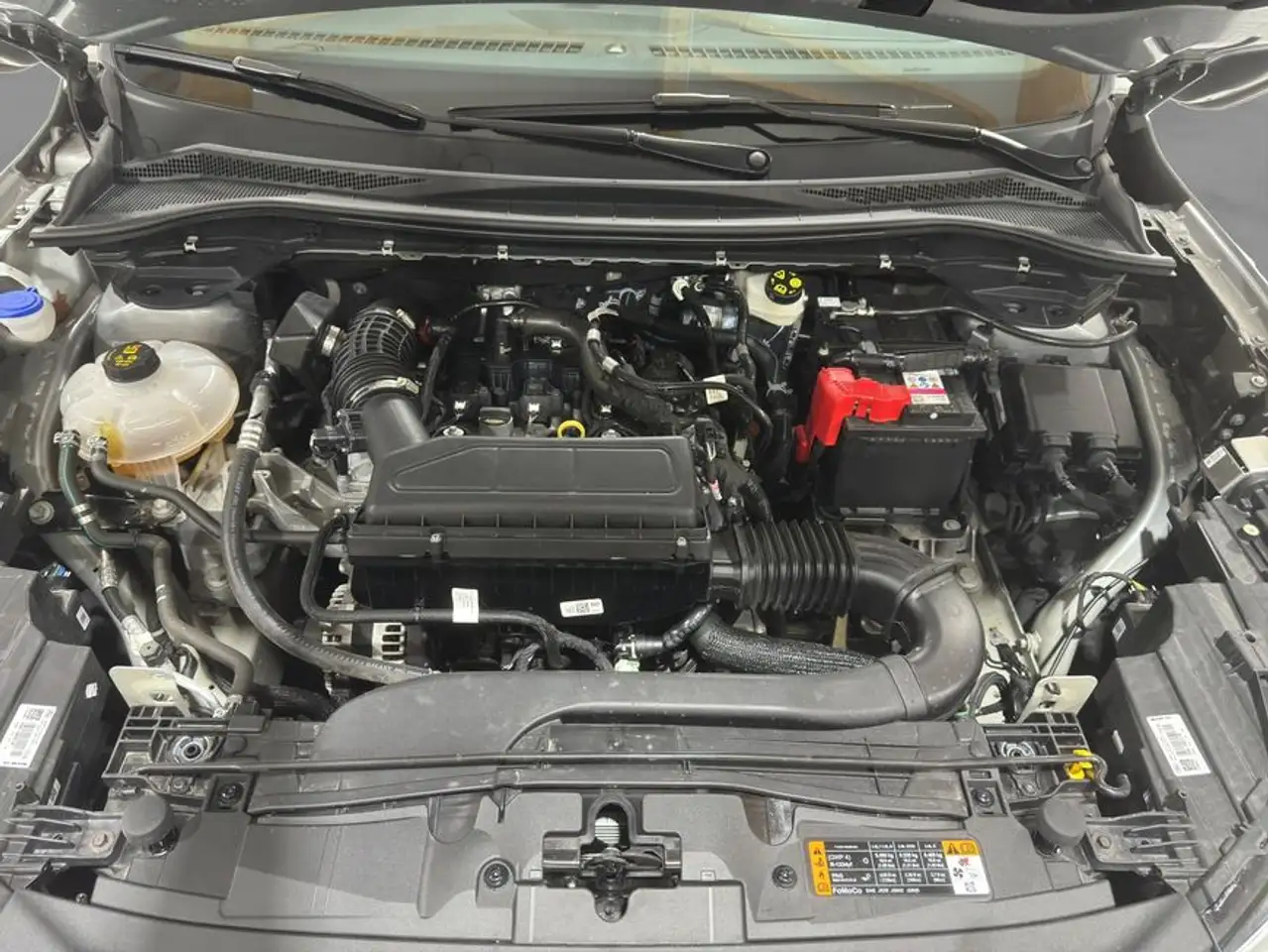 Ford Kuga 1.5 EcoBoost ST-LINE X — معرض صور السيارة 21