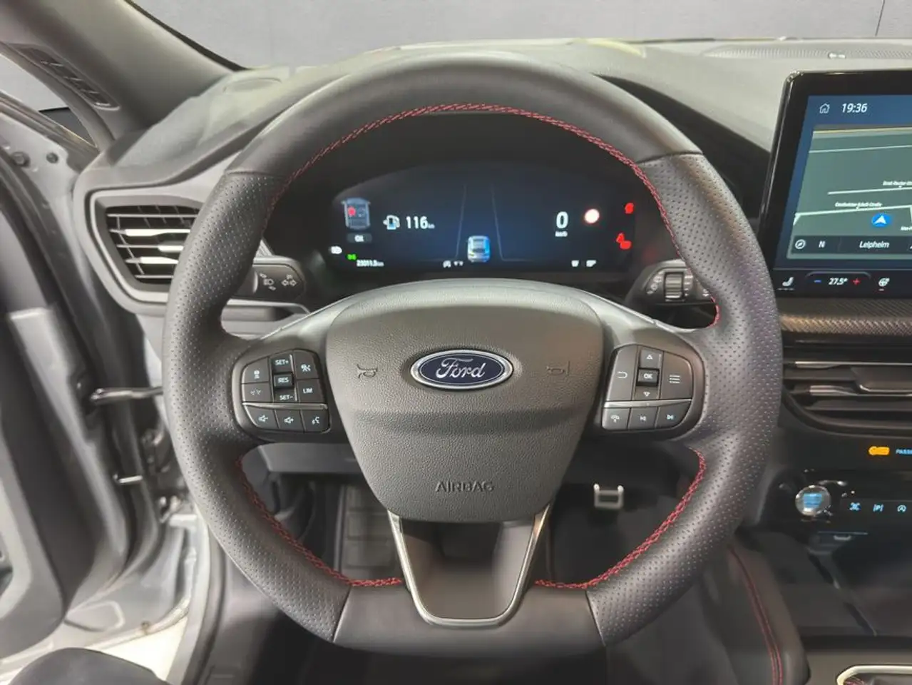 Ford Kuga 1.5 EcoBoost ST-LINE X — معرض صور السيارة 11