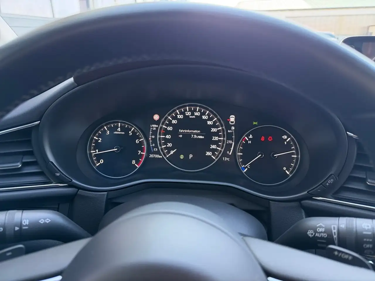 Mazda CX-30 2.5L e-SKYACTIV G 140ps Takumi Leder PDC 360° SHZ — Vehicle gallery 14