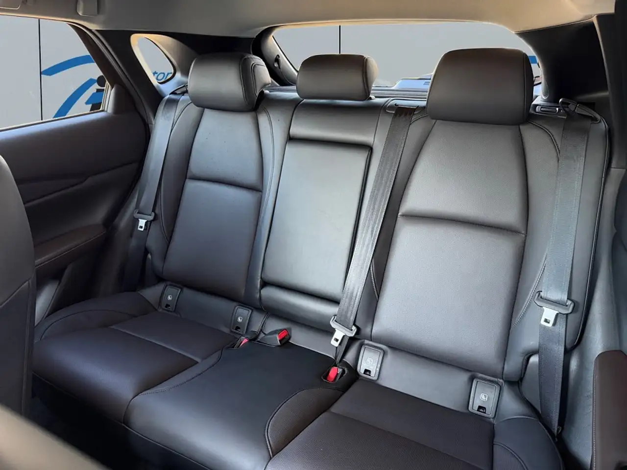 Mazda CX-30 2.5L e-SKYACTIV G 140ps Takumi Leder PDC 360° SHZ — Vehicle gallery 16