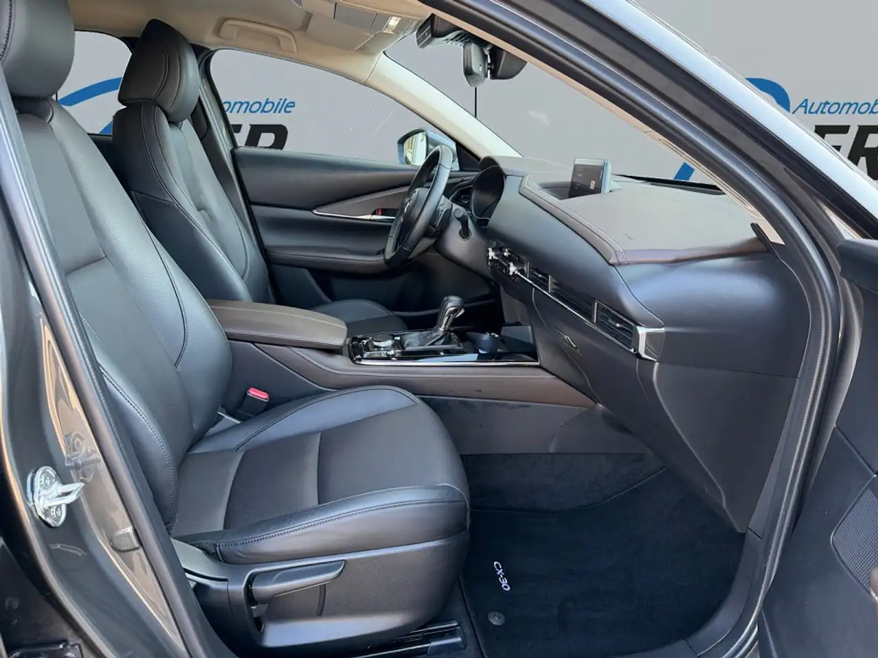 Mazda CX-30 2.5L e-SKYACTIV G 140ps Takumi Leder PDC 360° SHZ — Vehicle gallery 17