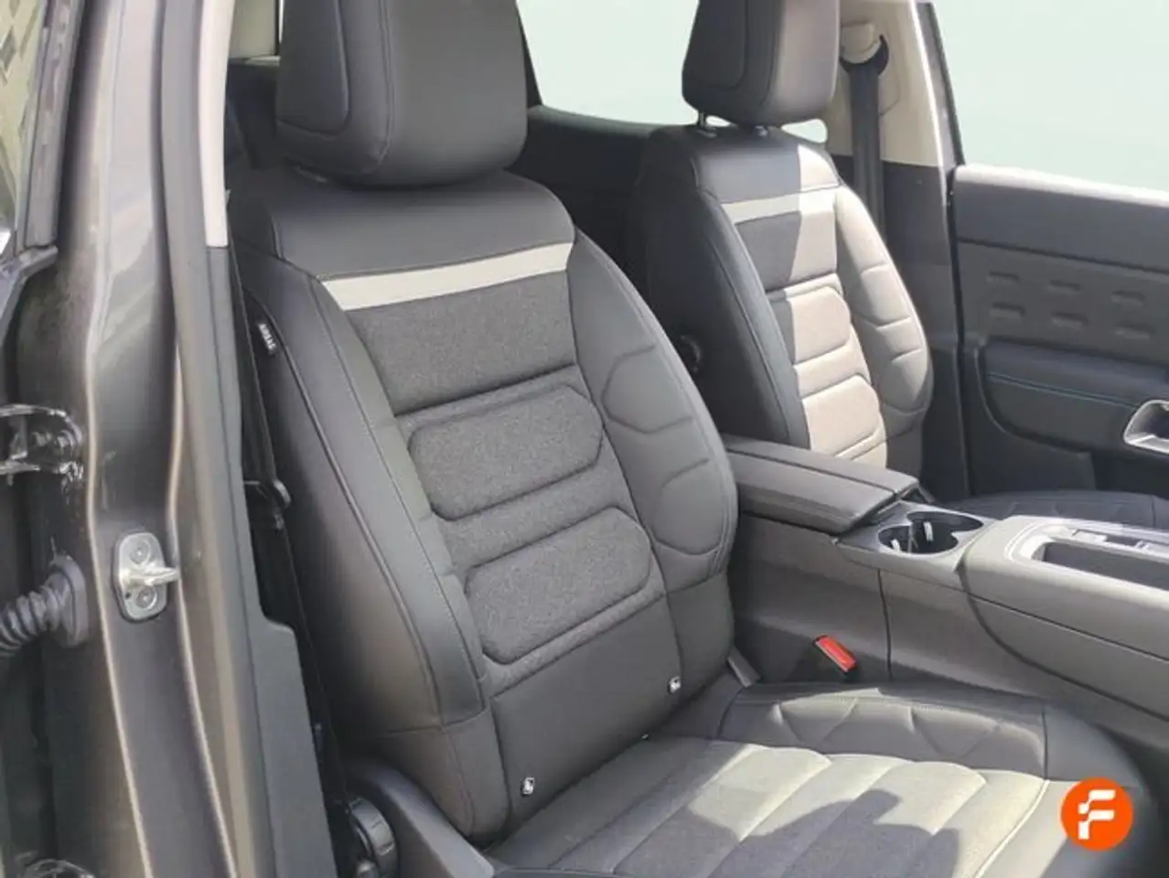 Citroen C5 Aircross HYBRID 100kW (136CV) e-DCS6 E Series — معرض صور السيارة 24
