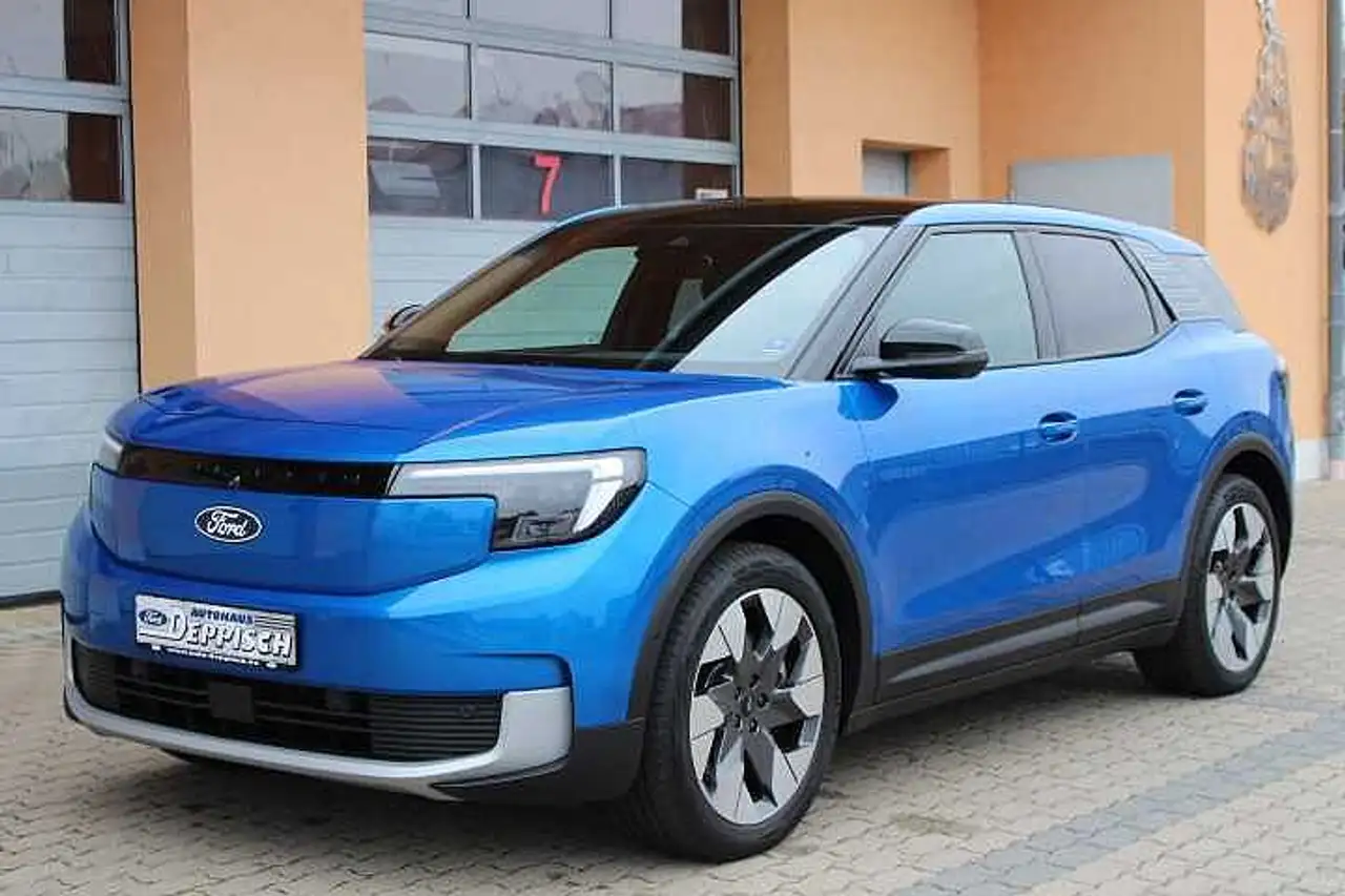 Ford Explorer Premium 77kWh Range Ext. RWD PANO AHK — Werneck