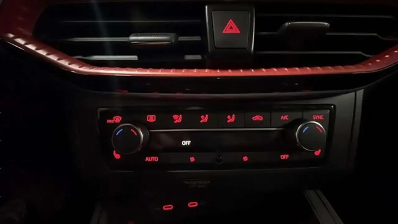 SEAT Ibiza 1.5 TSI S&S FR Salta DSG 150 — معرض صور السيارة 18