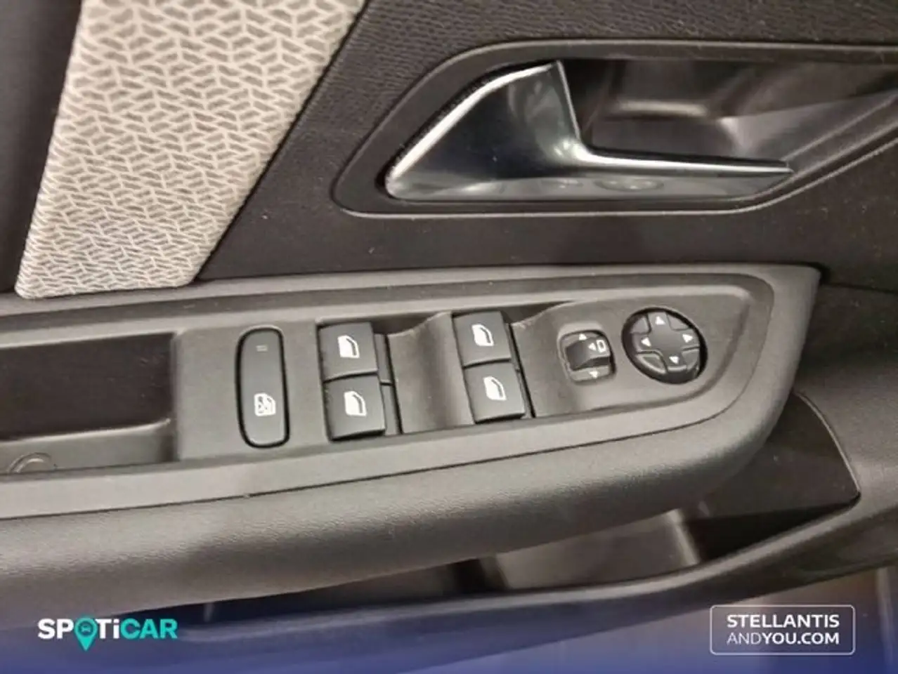 Citroen C4 PureTech 130 S&S 6v Plus — Galerie du véhicule 23