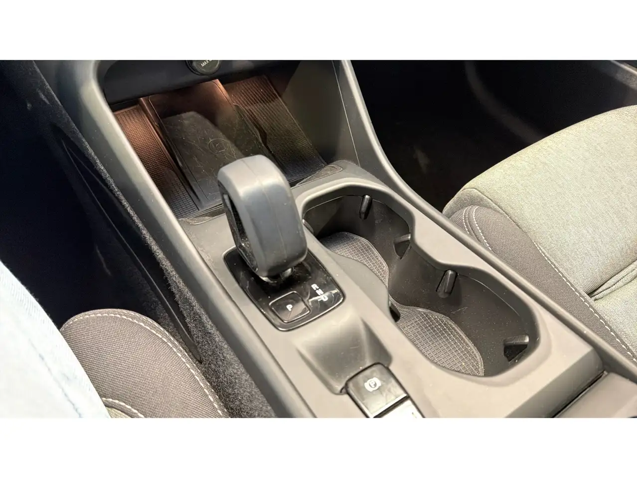 Volvo XC40 B3 Core Aut. — Vehicle gallery 24