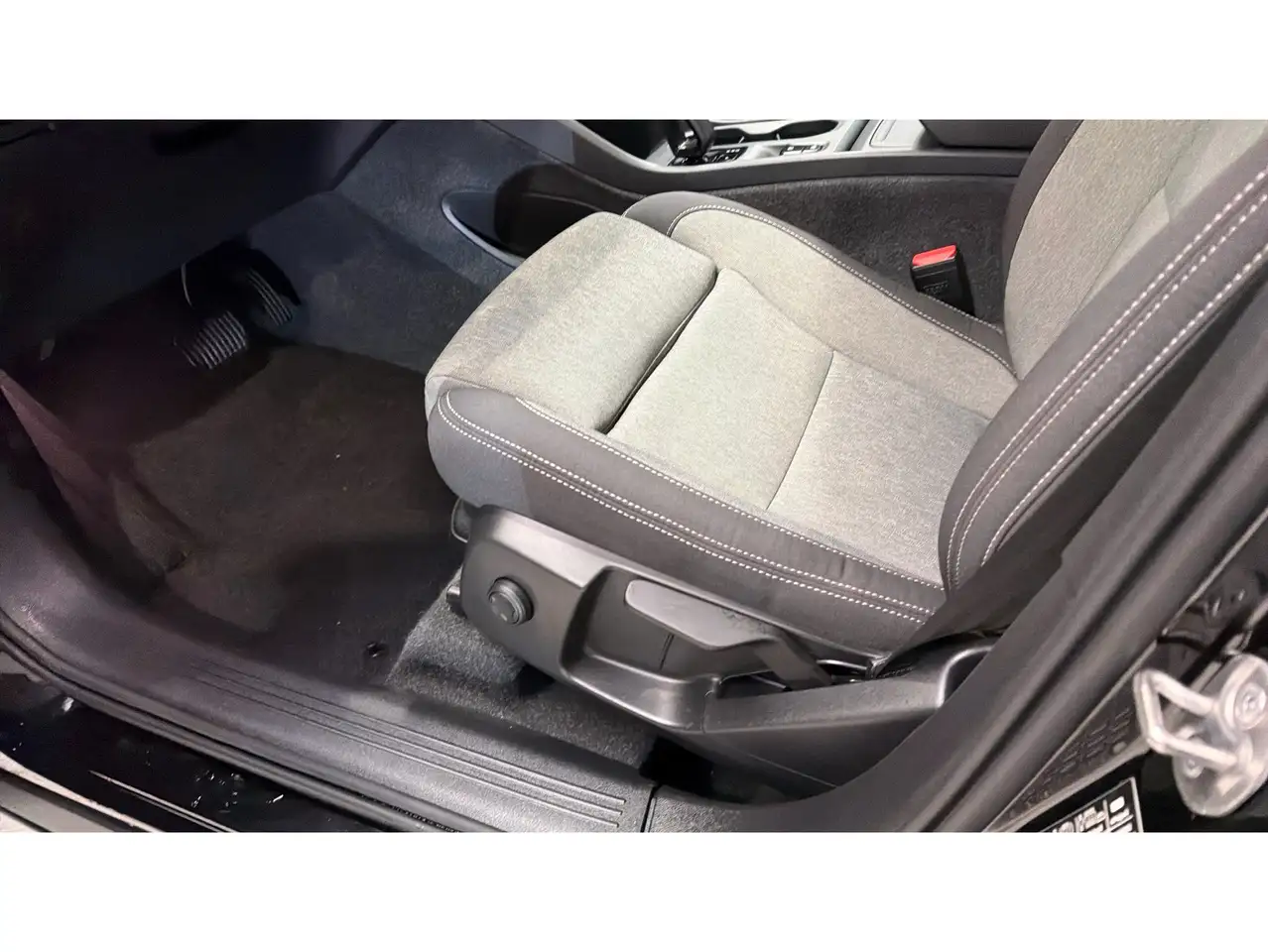 Volvo XC40 B3 Core Aut. — Vehicle gallery 27