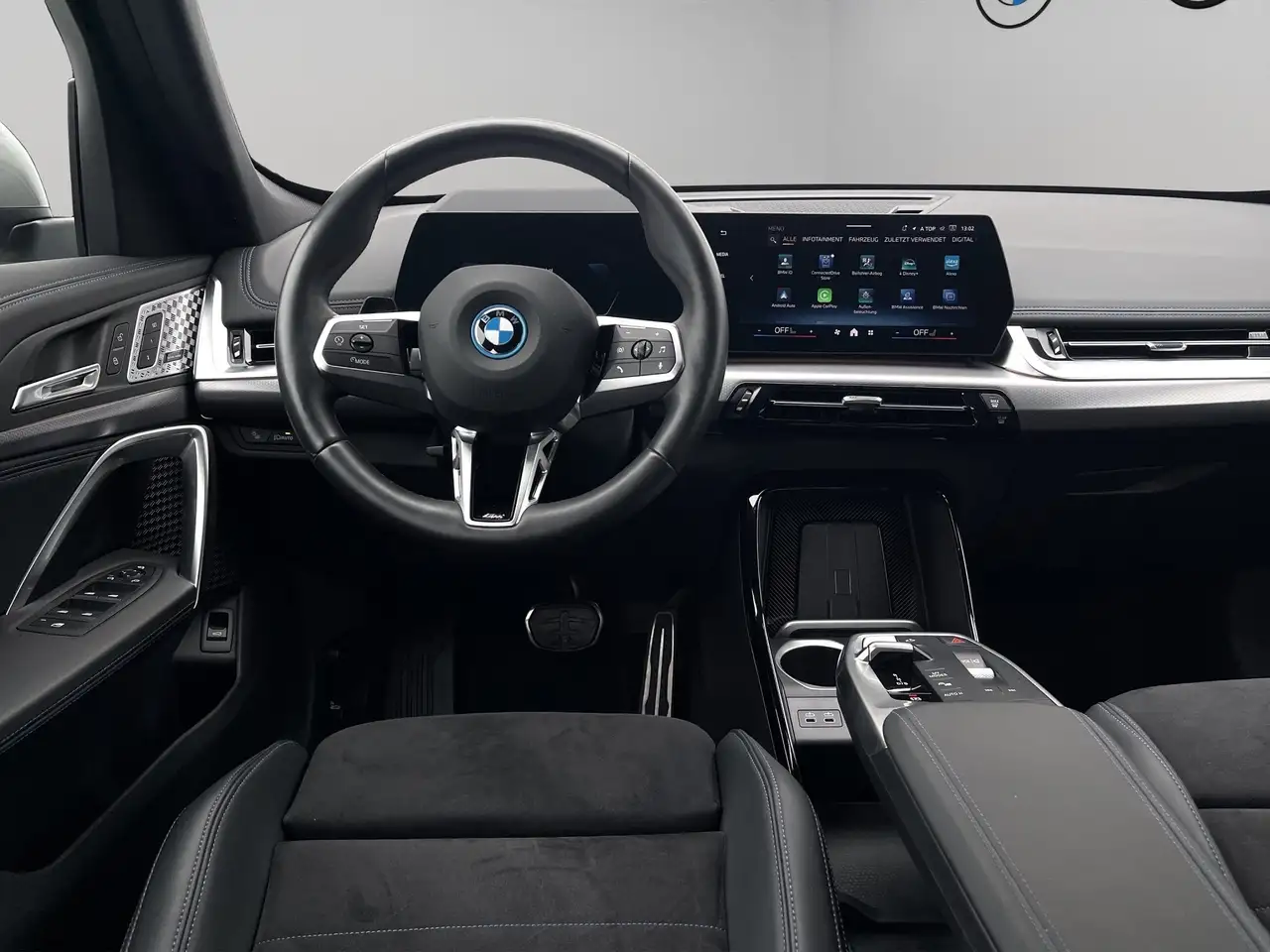 BMW iX1 xDrive30 °17tkm° M SPORTPAKET Head-Up AHK 360°Kame — Vehicle gallery 11