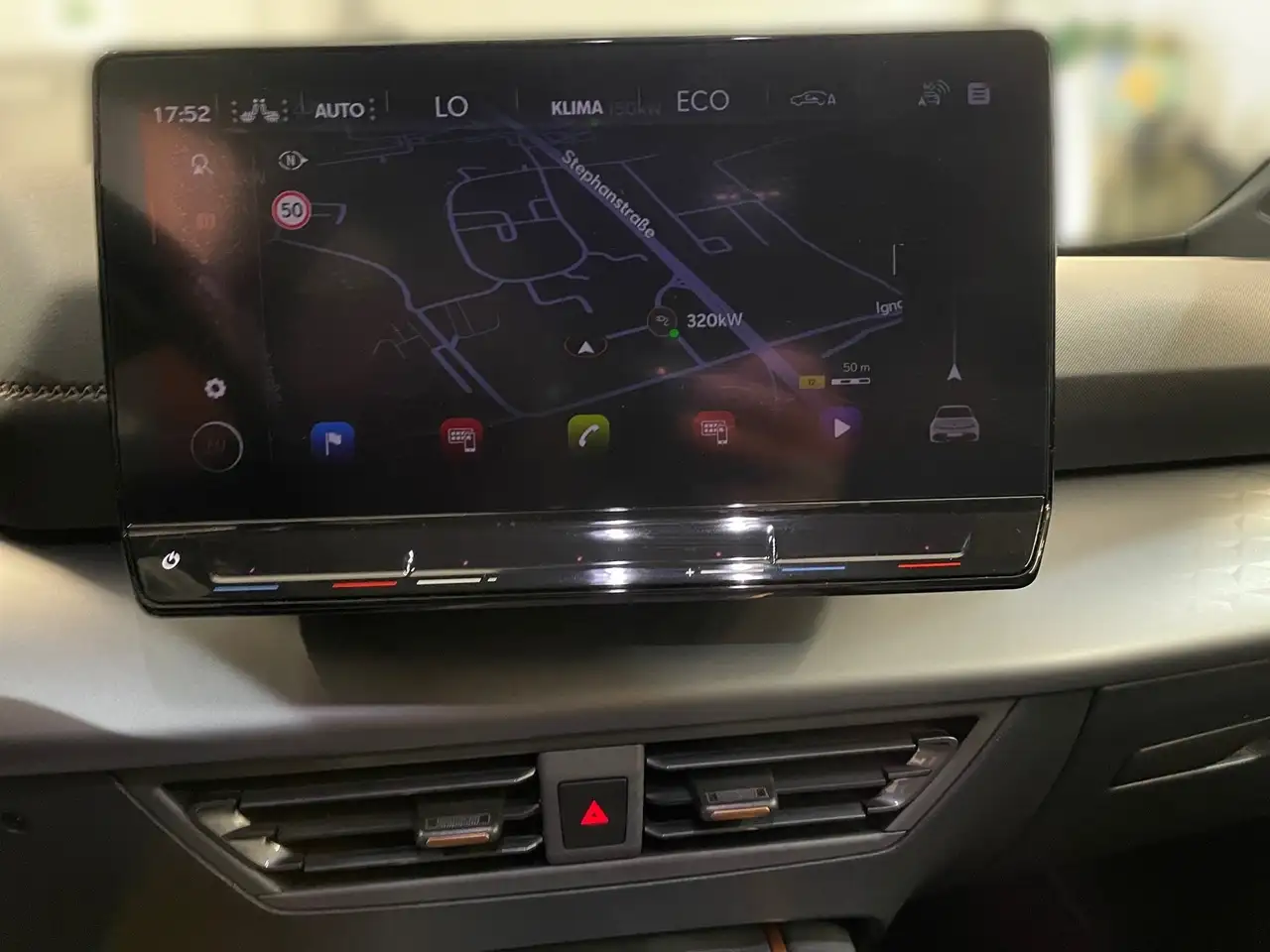 CUPRA Born Edition Dynamic *LED*KAMERA*NAVI*SITZHZG* — Galería del vehículo 12
