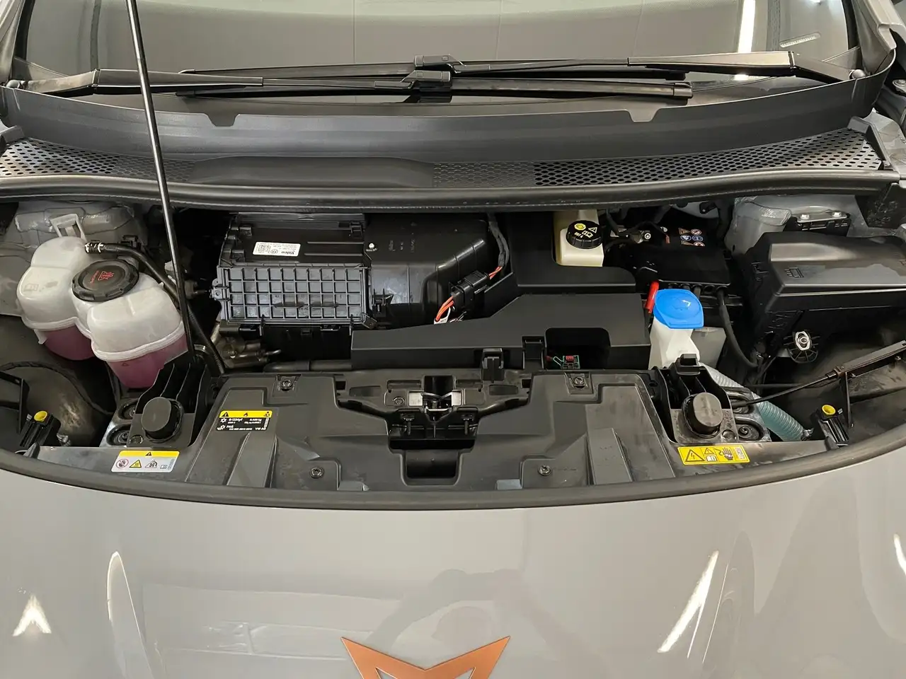 CUPRA Born Edition Dynamic *LED*KAMERA*NAVI*SITZHZG* — Galería del vehículo 8