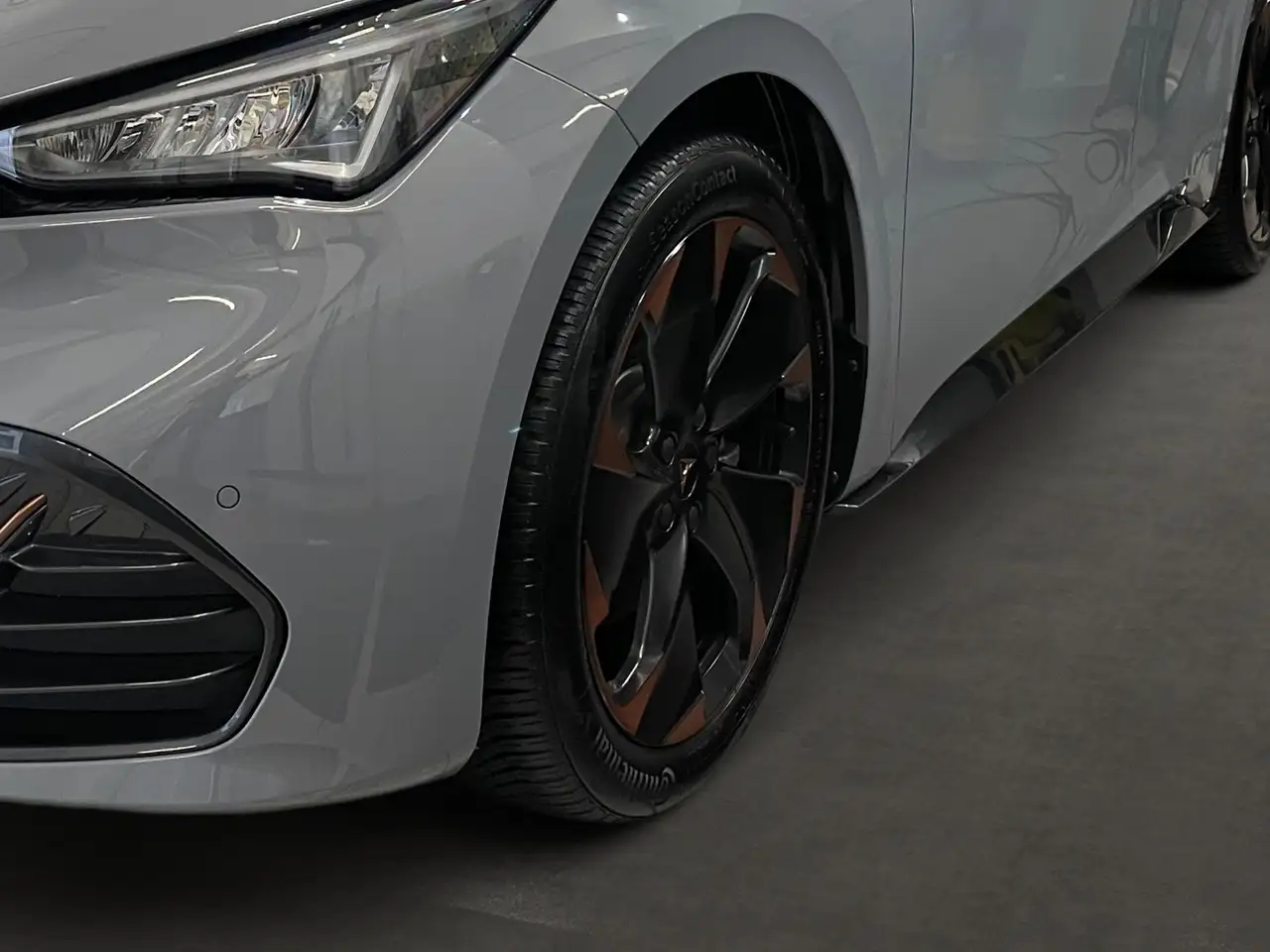 CUPRA Born Edition Dynamic *LED*KAMERA*NAVI*SITZHZG* — Galería del vehículo 9