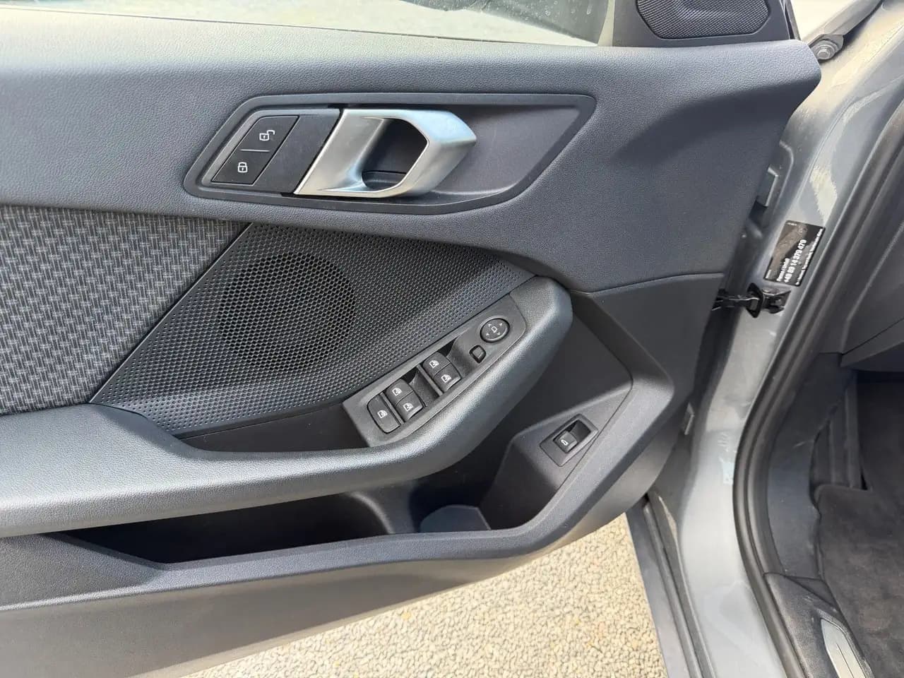 BMW 120 Baureihe 1 Lim. 120 i Advantage — Vehicle gallery 11