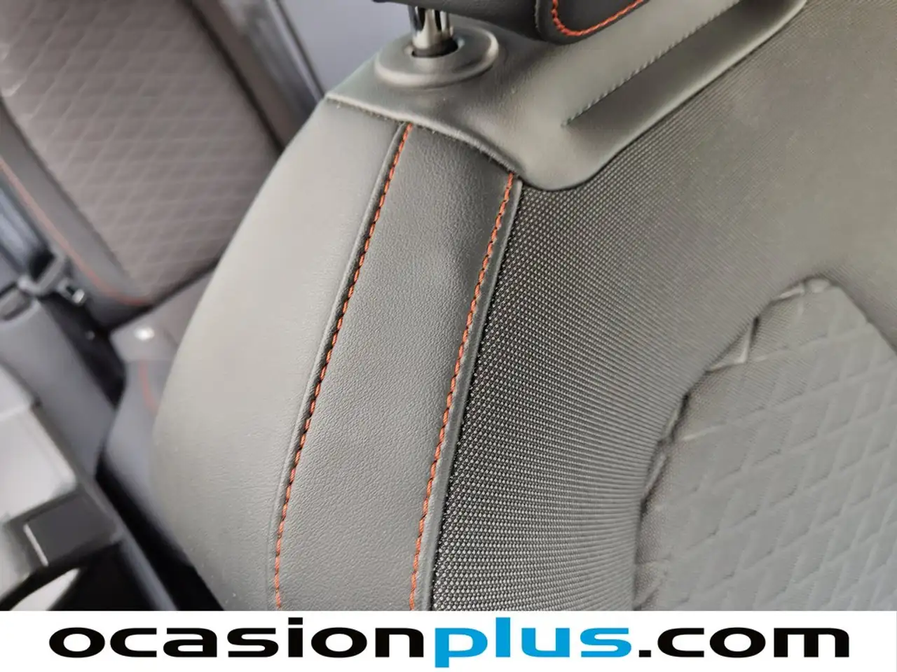 SEAT Leon 2.0TDI CR S&S FR XS DSG-7 150 — معرض صور السيارة 6