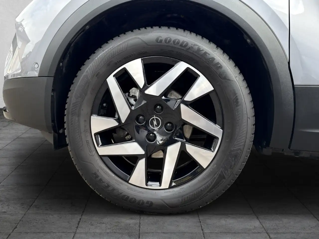 Opel Mokka Line GS 1.2 Turbo NAVI KEYLESS SHZ LHZ CAM ALLWETT — معرض صور السيارة 7