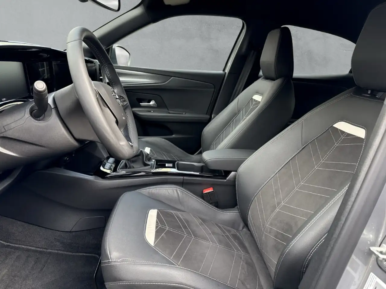 Opel Mokka Line GS 1.2 Turbo NAVI KEYLESS SHZ LHZ CAM ALLWETT — معرض صور السيارة 10