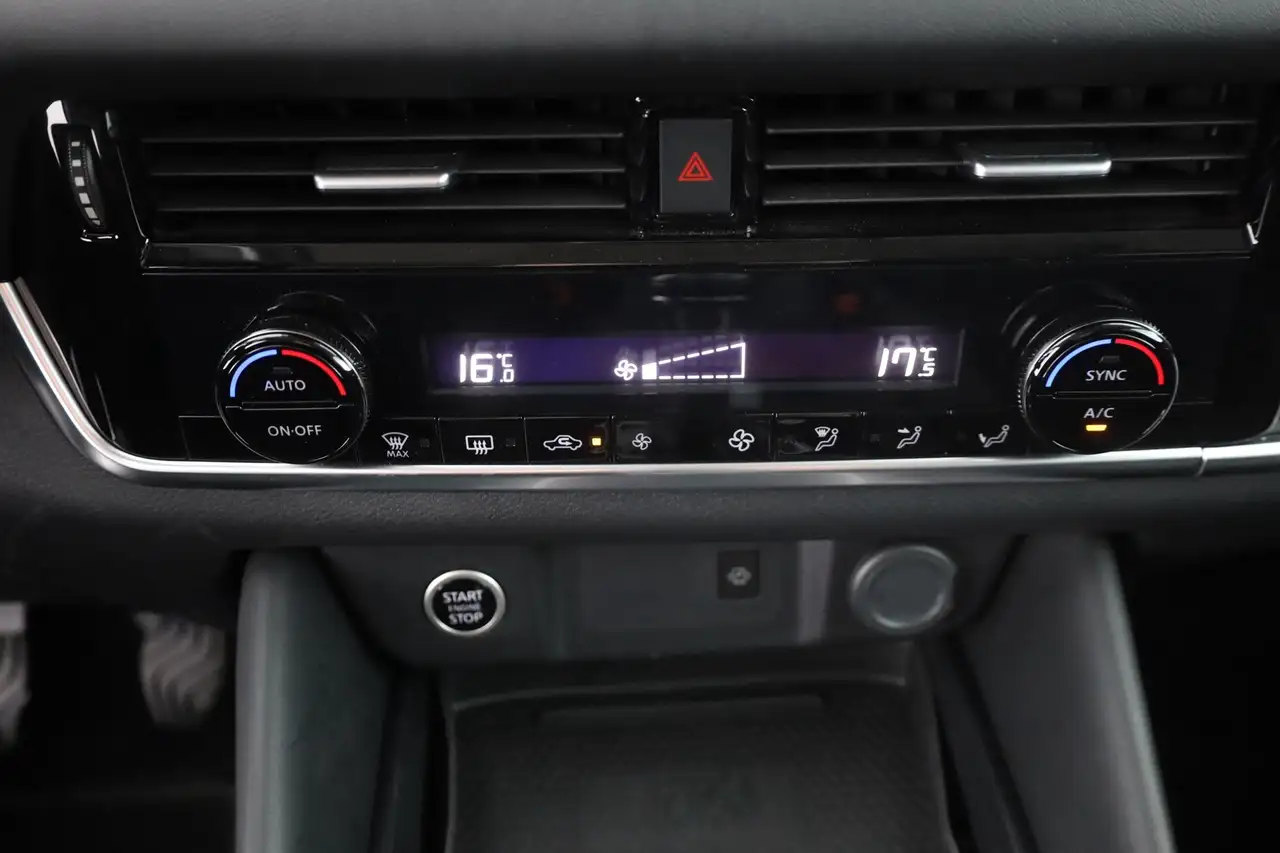 Nissan Qashqai N-Connecta 1.3 Dig-T LED ACC Navi Pano — Galerie du véhicule 12