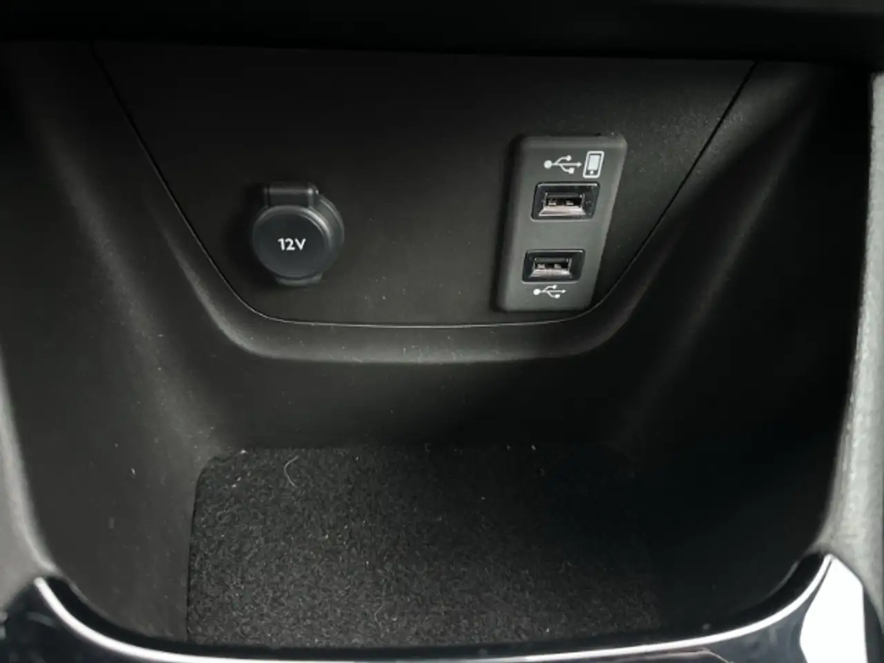 Opel Crossland Elegance LED - Navi - Apple Carplay - SHZ - PDC — Vehicle gallery 26