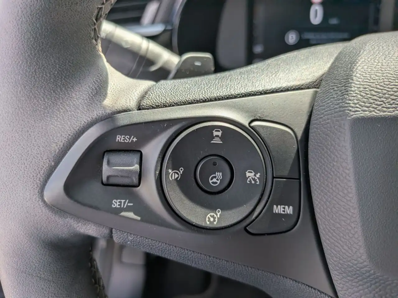 Opel Corsa 1.2 Direct Injection Turbo Automatik GS — Galería del vehículo 12
