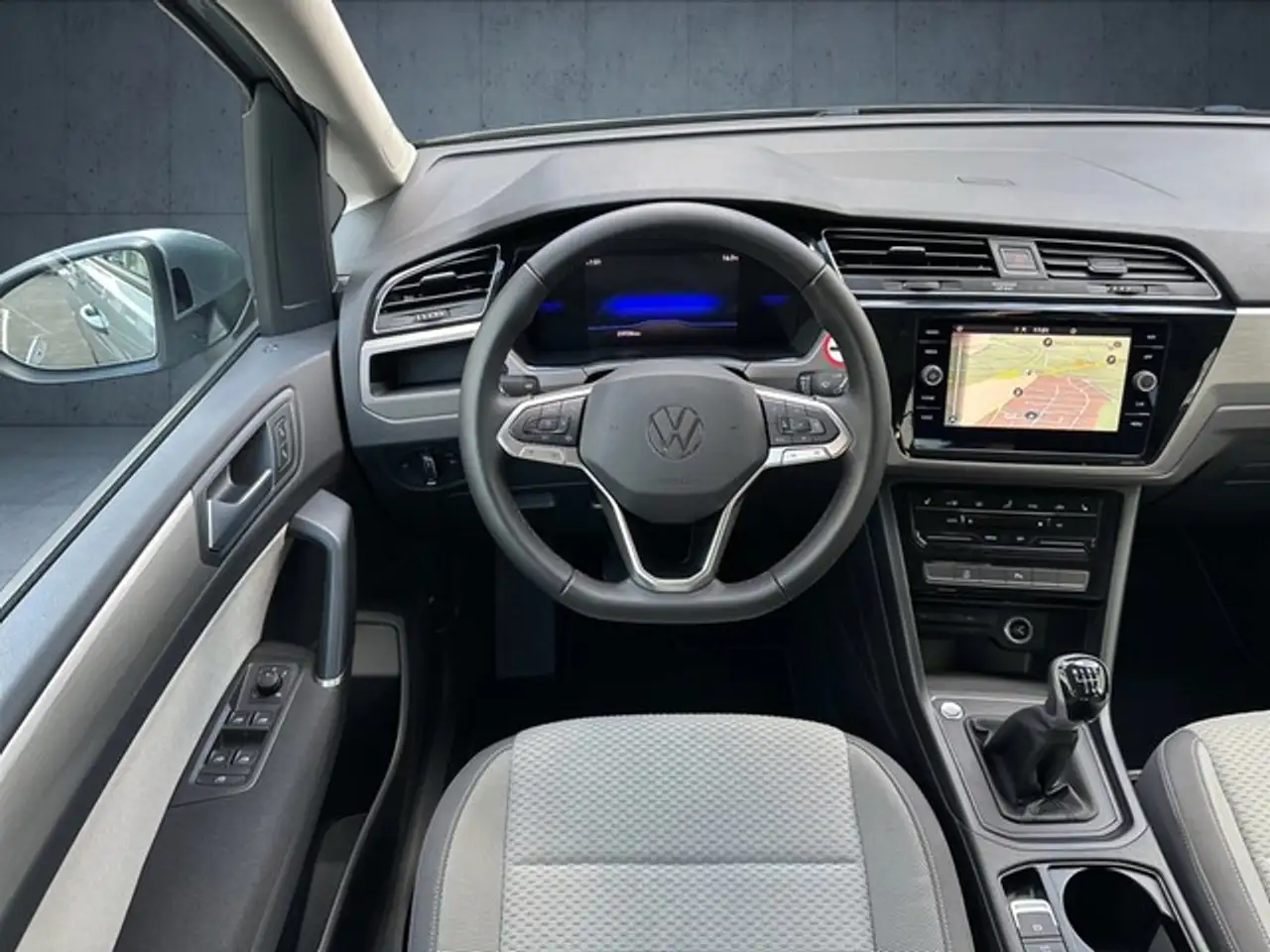 Volkswagen Touran 1.5 TSI Comfortline Navi ACC Carplay Einparkhilfe — معرض صور السيارة 14