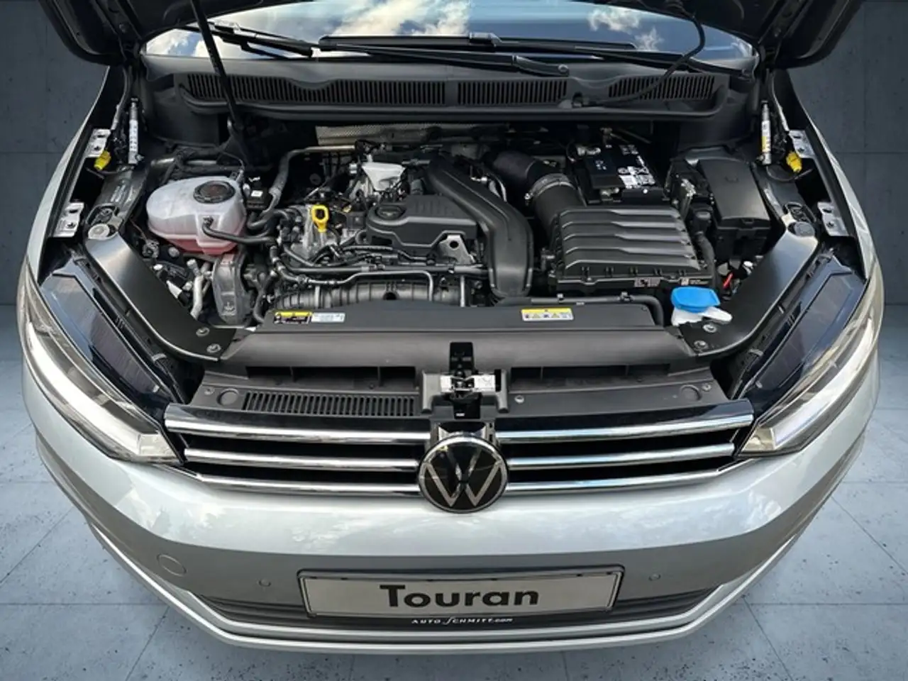 Volkswagen Touran 1.5 TSI Comfortline Navi ACC Carplay Einparkhilfe — معرض صور السيارة 19