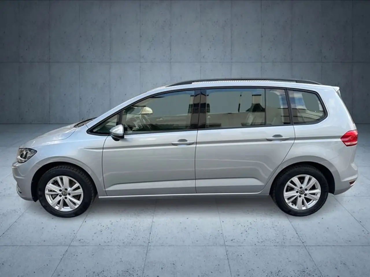 Volkswagen Touran 1.5 TSI Comfortline Navi ACC Carplay Einparkhilfe — معرض صور السيارة 2