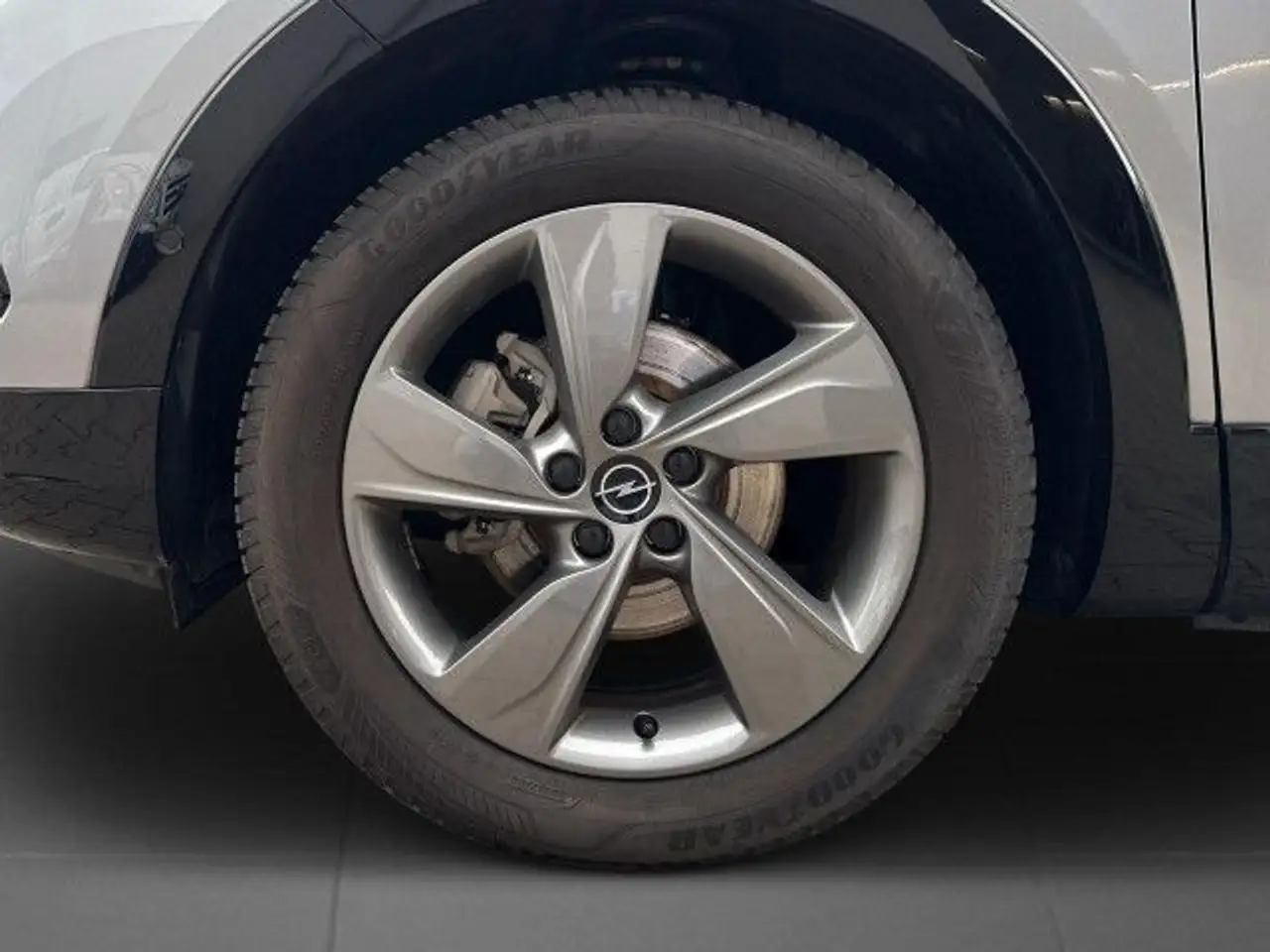 Opel Grandland GS Autom. Navi LED 1.2 Turbo Benzin — Galerie du véhicule 9