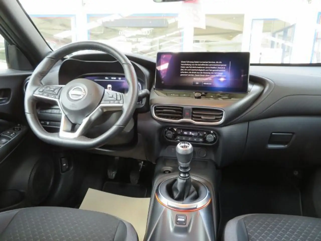 Nissan Juke N-Connecta,1.Hand,Winter-Paket,Top-Zustand — Galería del vehículo 13