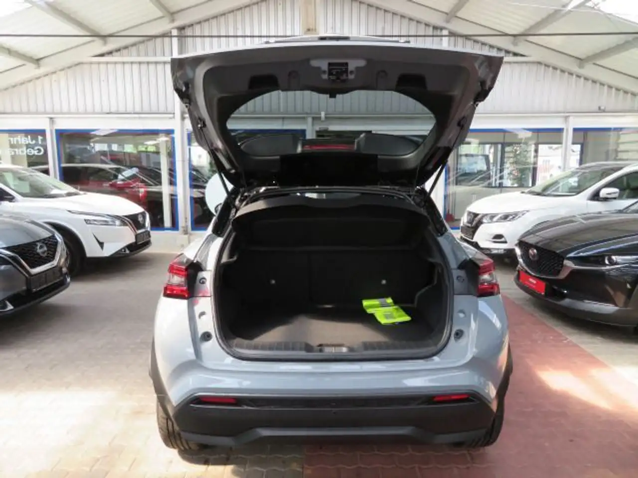 Nissan Juke N-Connecta,1.Hand,Winter-Paket,Top-Zustand — Galería del vehículo 8