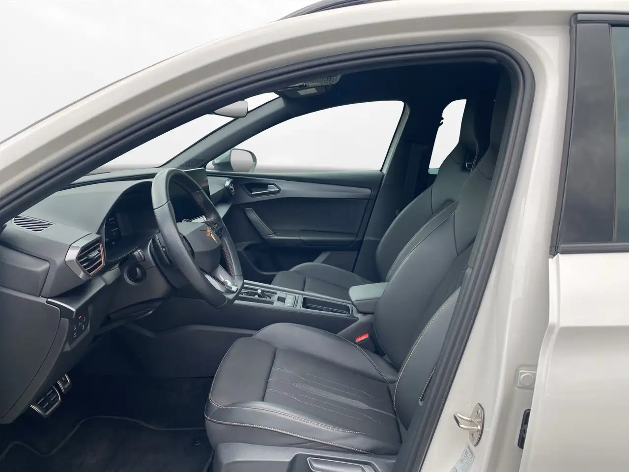 CUPRA Leon Sportstourer 2.0 TSI DSG | NAVI | LED | — معرض صور السيارة 8