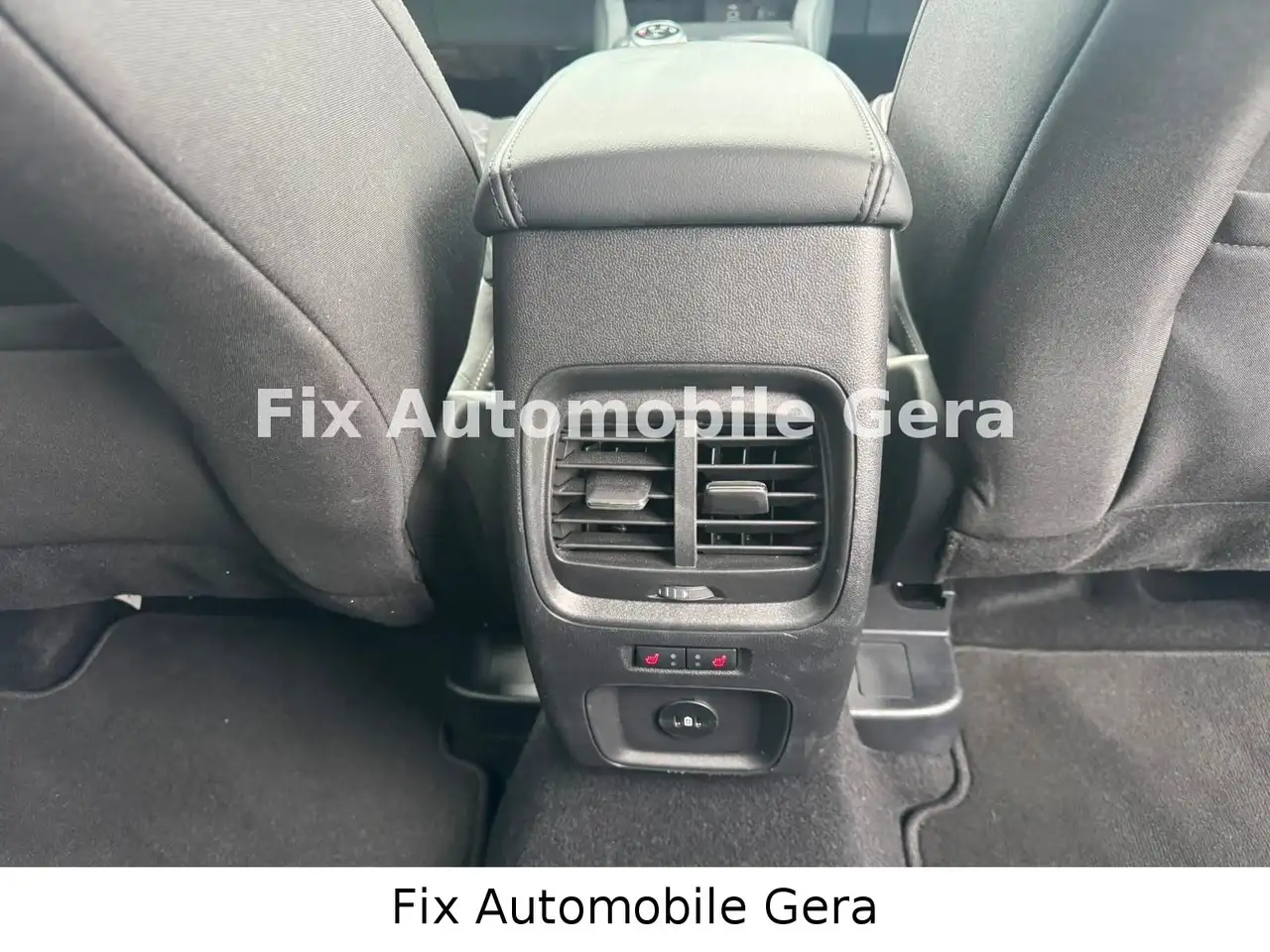 Ford Kuga 1.5 EcoBoost Titanium*AHK*Navi*LED*19Tkm — Vehicle gallery 14