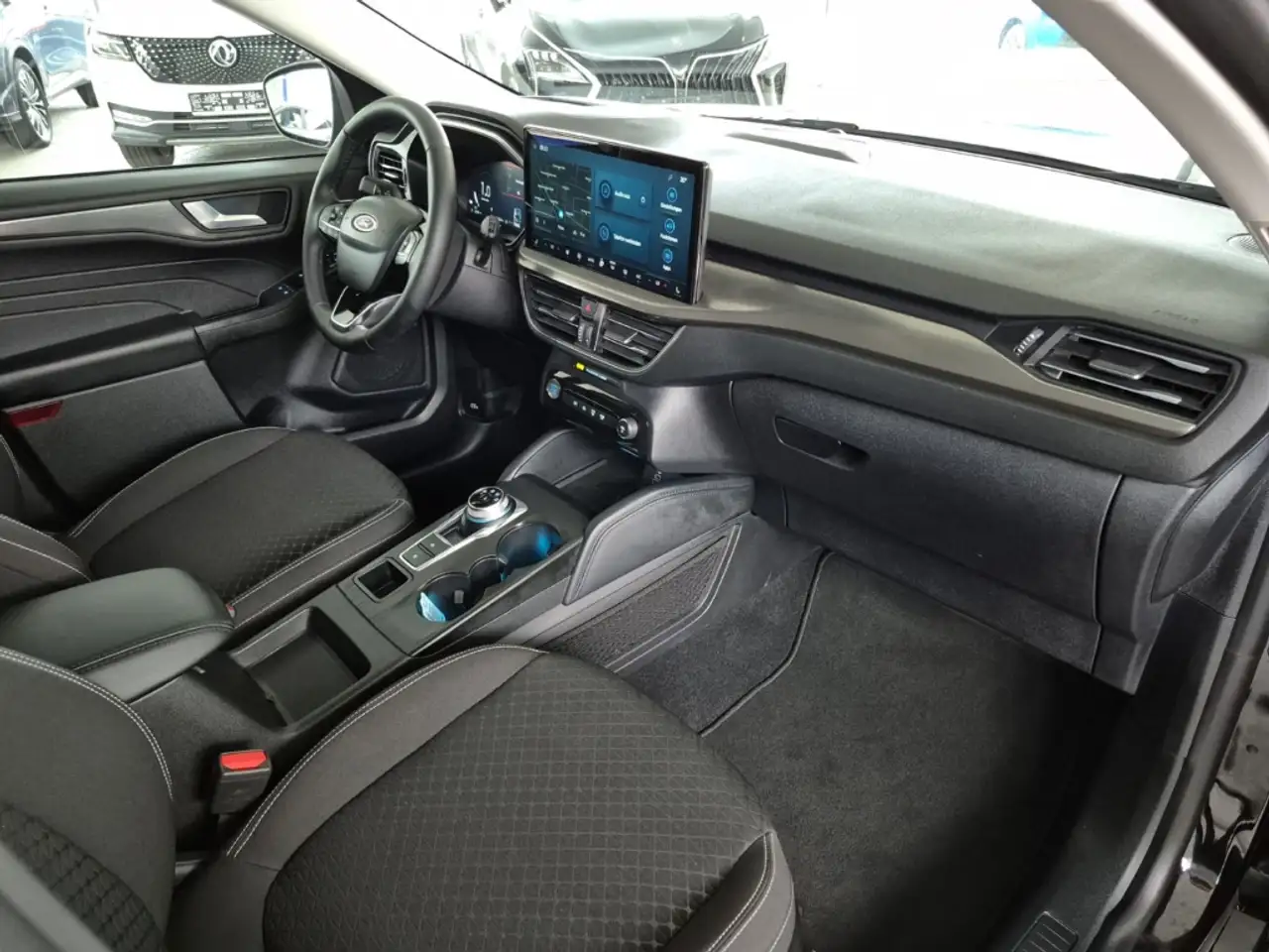 Ford Kuga Titanium 1.5 EcoBoost EU6e Aut. NAVI LED RFK — Galería del vehículo 11