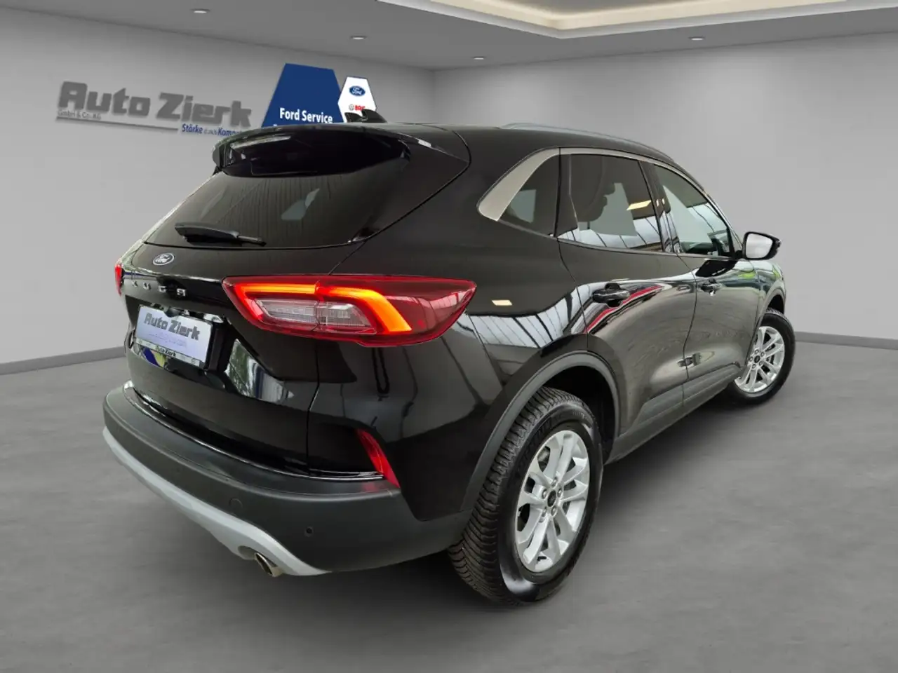 Ford Kuga Titanium 1.5 EcoBoost EU6e Aut. NAVI LED RFK — Galería del vehículo 4