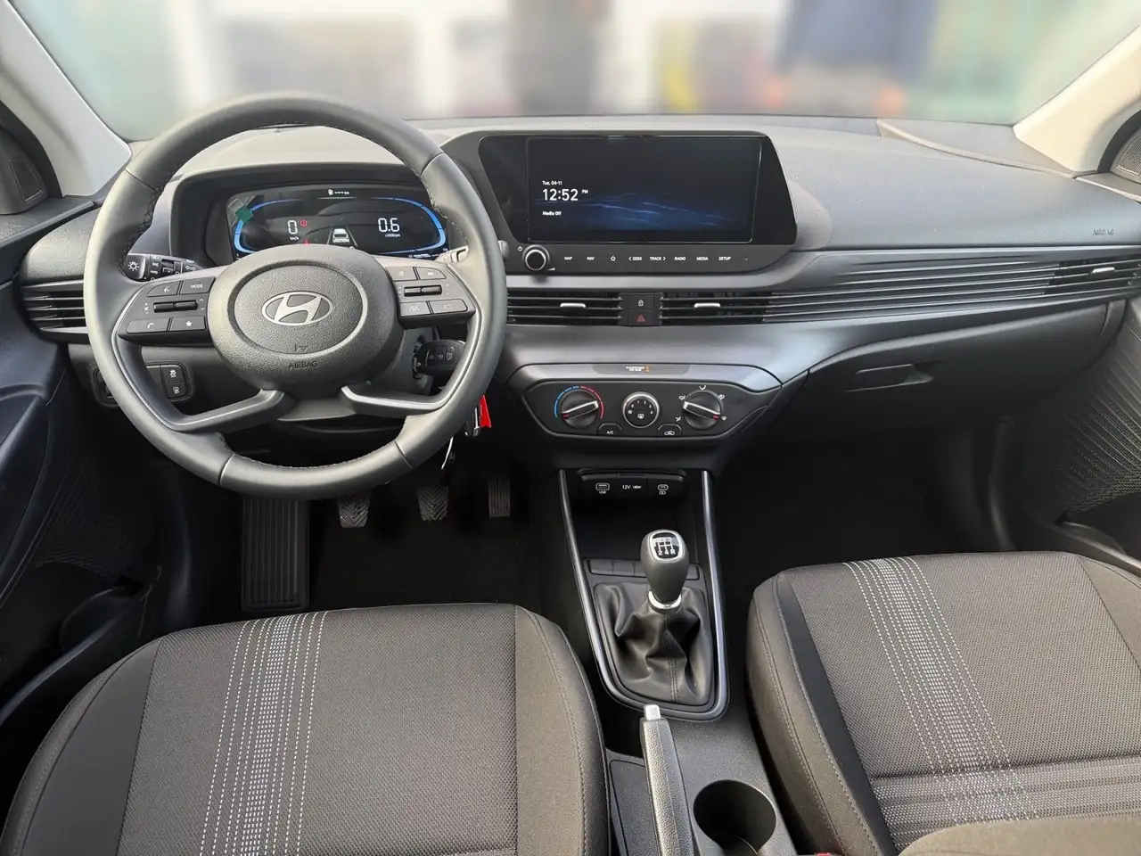 Hyundai i20 1.2 GDi Family 5-MT 2WD — معرض صور السيارة 10